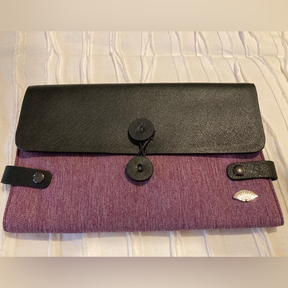 NWOT Mandarin Oriental Clutch Purse - Picture 2 of 9